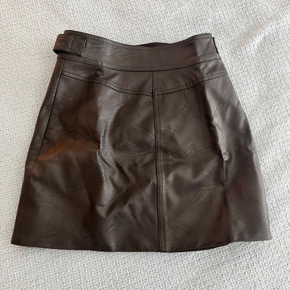 Topshop Faux Leather skirt - Picture 2 of 3